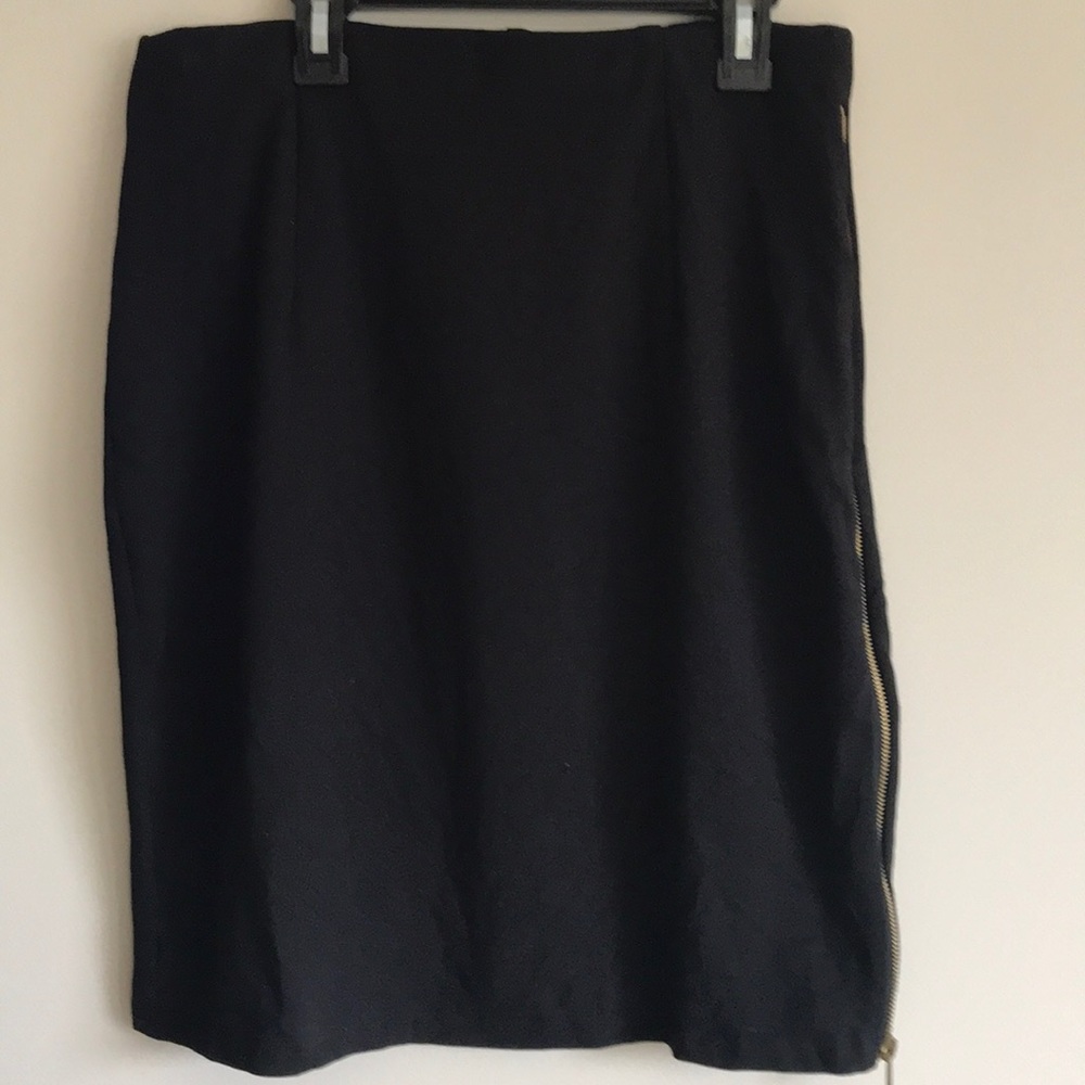 Knit pencil skirt with gold accent zipper